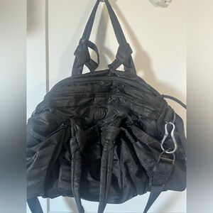 Lululemon black duffel weekend travel bag EUC